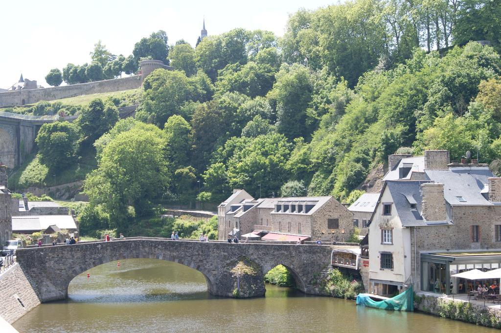 Appartamento Au Fil De L'Eau - Le Bord De Rance Dinan Camera foto