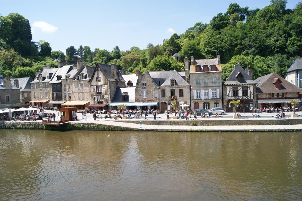 Appartamento Au Fil De L'Eau - Le Bord De Rance Dinan Esterno foto